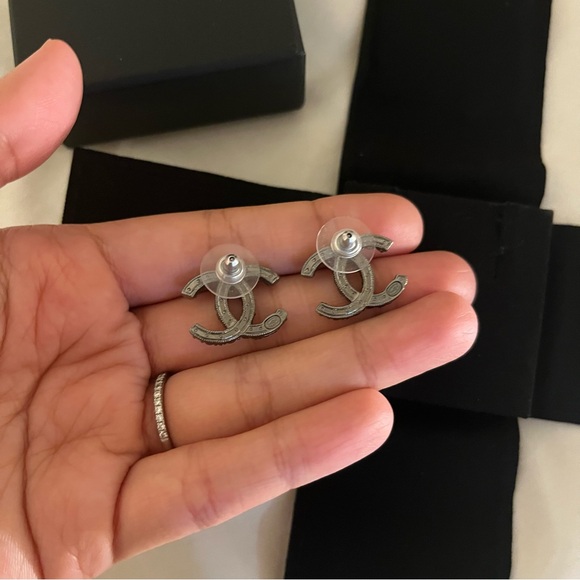 Authentic Chanel CC Logo Crystal Earrings Ruthenium Hardware - Picture 4 of 6